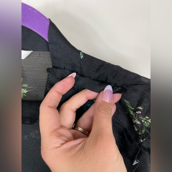 H&M Puffed Sleeve Ruffled Blouse - Black w/floral print - Picture 9 of 12